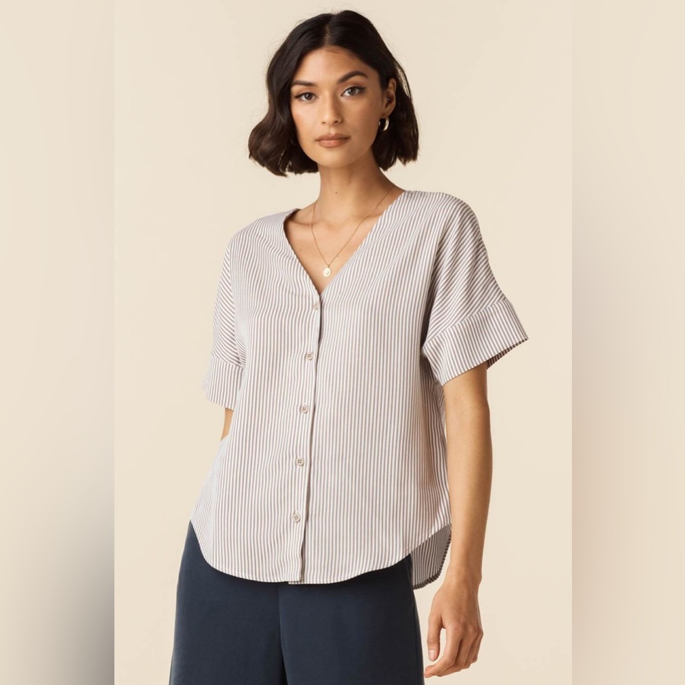 Vetta girlfriend shirt in taupe stripe, NWT